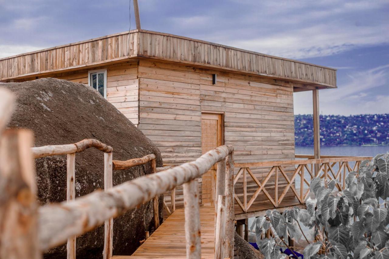 Single Cabin With Lake View 姆万扎 外观 照片